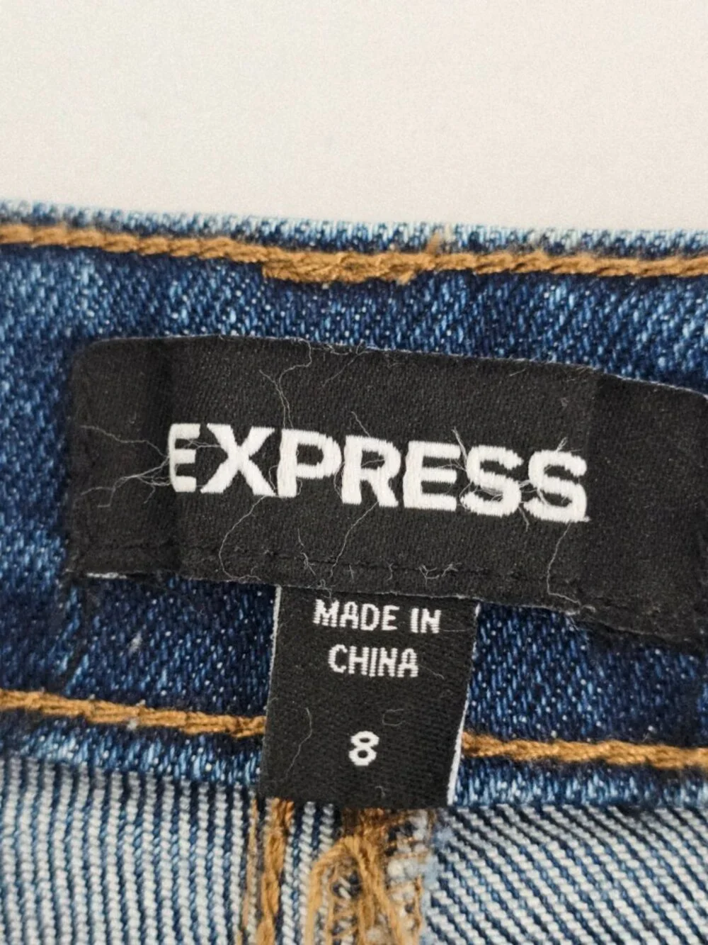 Express High Rise Barrel Jeans 8 Dark Wash Raw Hem NWT